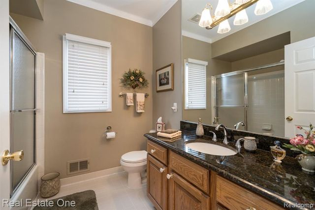 54035 Scarboro Way, Shelby Twp, MI 48316