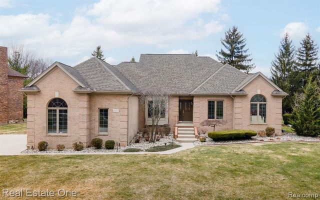 54035 Scarboro Way, Shelby Twp, MI 48316