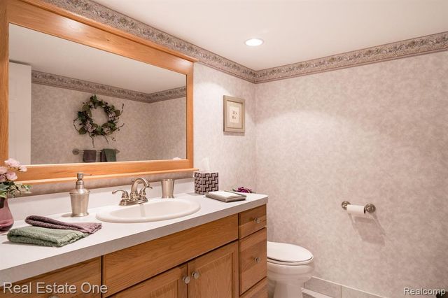 54035 Scarboro Way, Shelby Twp, MI 48316