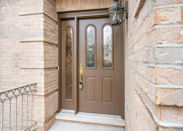 54035 Scarboro Way, Shelby Twp, MI 48316