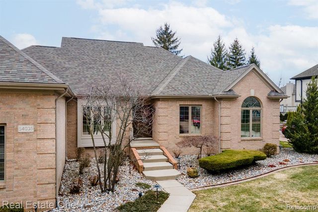 54035 Scarboro Way, Shelby Twp, MI 48316