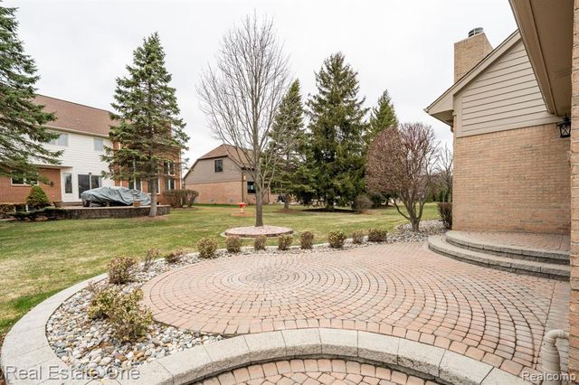 54035 Scarboro Way, Shelby Twp, MI 48316