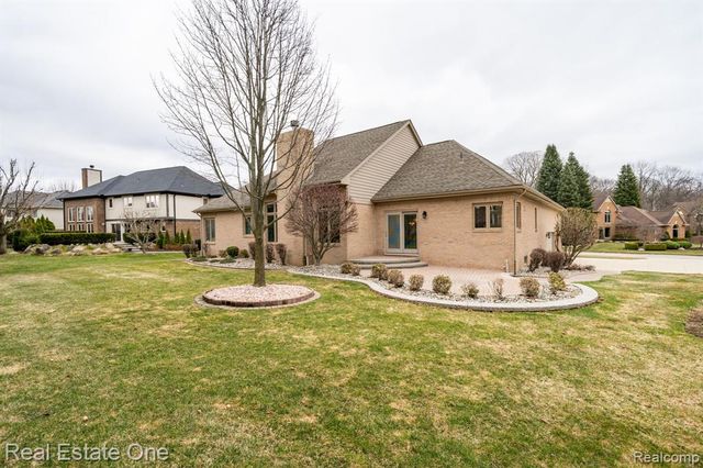 54035 Scarboro Way, Shelby Twp, MI 48316