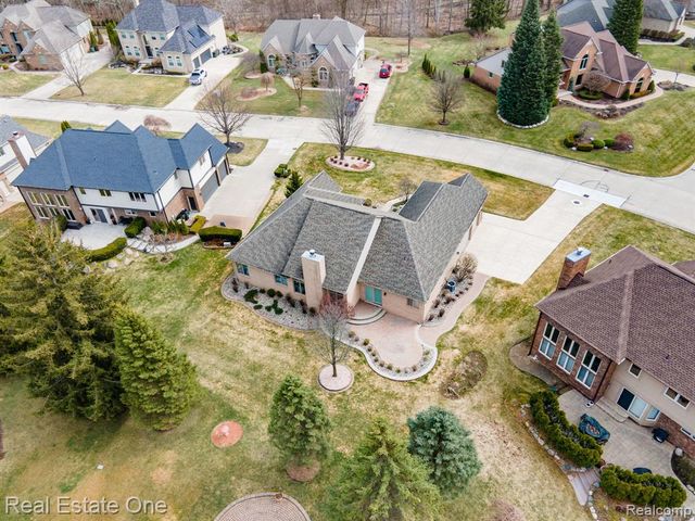 54035 Scarboro Way, Shelby Twp, MI 48316