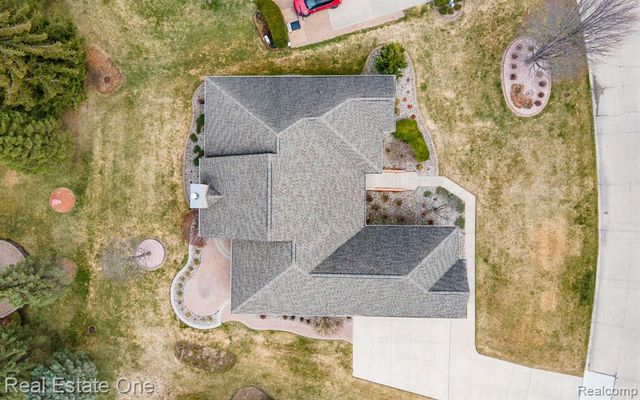 54035 Scarboro Way, Shelby Twp, MI 48316
