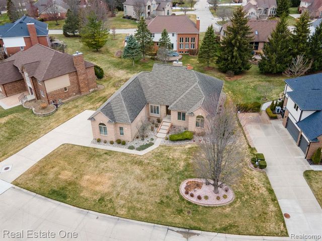 54035 Scarboro Way, Shelby Twp, MI 48316