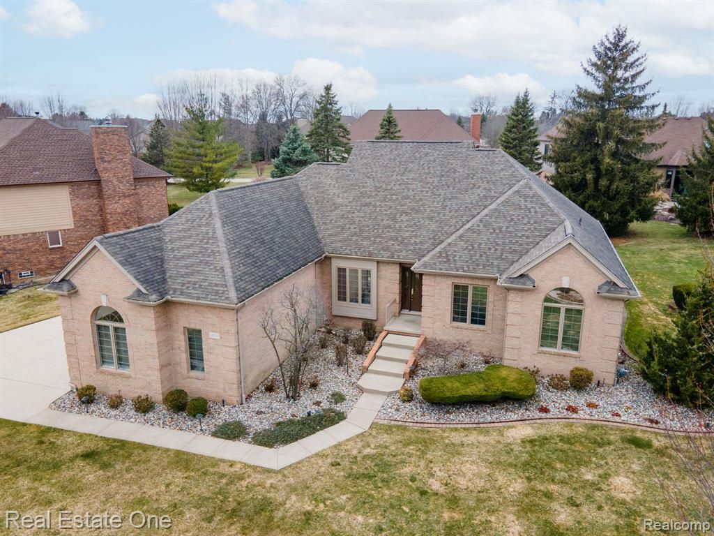 54035 Scarboro Way, Shelby Twp, MI 48316