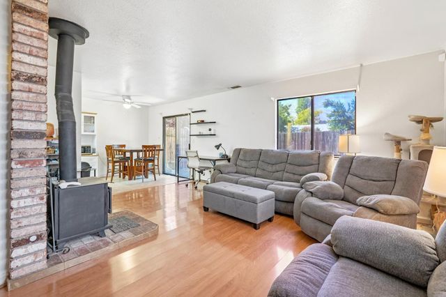3349 Bow Mar Ct, Cameron Park, CA 95682