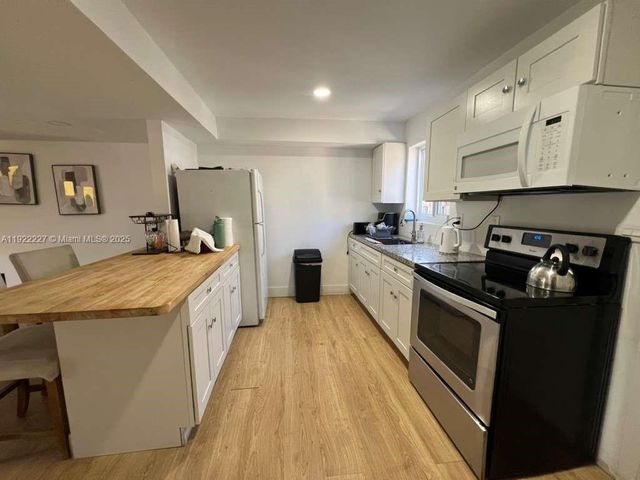 1480 NE 151st St 101, Miami, FL 33162