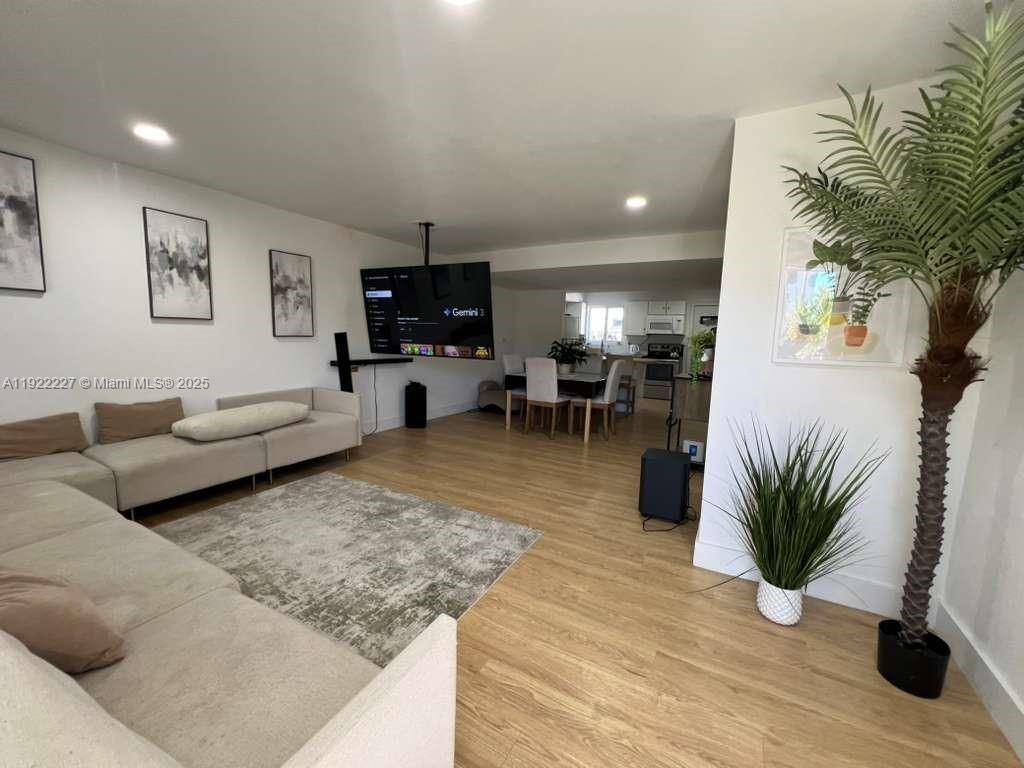 1480 NE 151st St 101, Miami, FL 33162