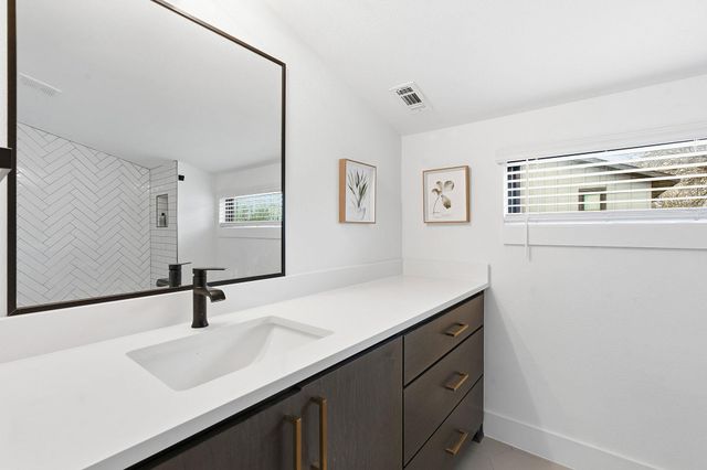 606A Clifford DR, Austin, TX 78745