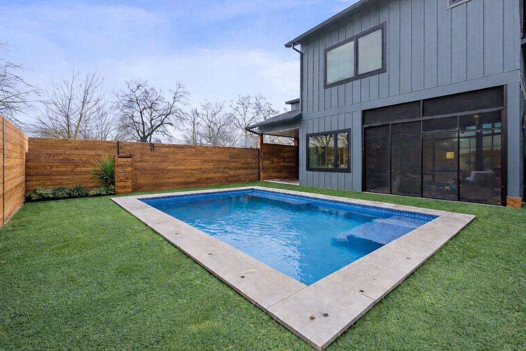 606A Clifford DR, Austin, TX 78745