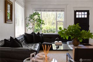 716 32nd Avenue, Seattle, WA 98122