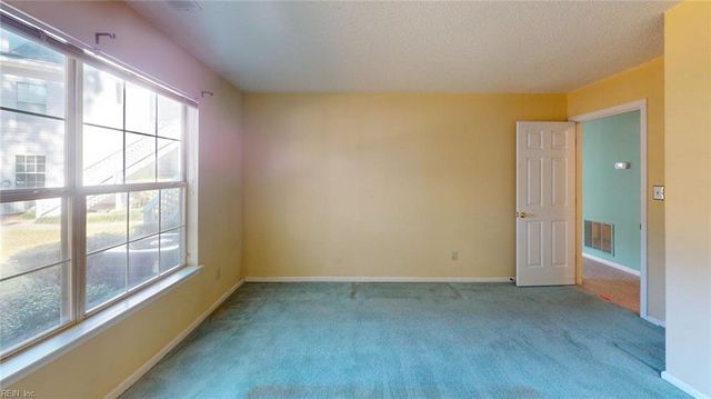 725 Inlet Quay Apt C, Chesapeake, VA 23320