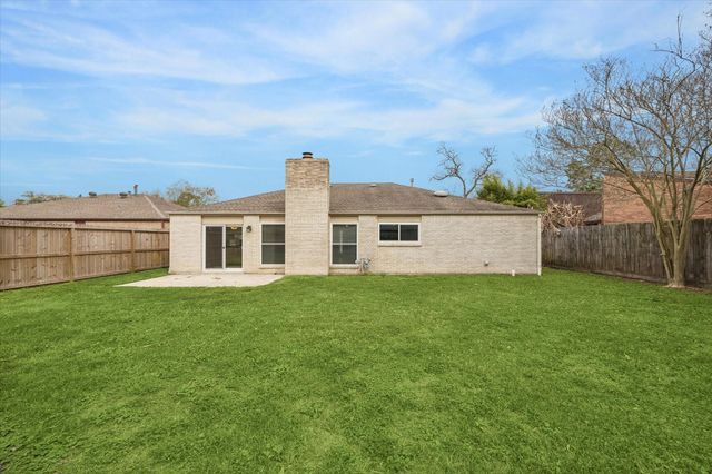 15814 Stonehaven Drive, Houston, TX 77059