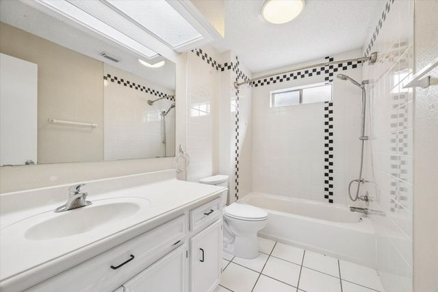 15814 Stonehaven Drive, Houston, TX 77059