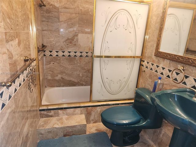 8851 Sunrise Lakes Blvd 213, Sunrise, FL 33322