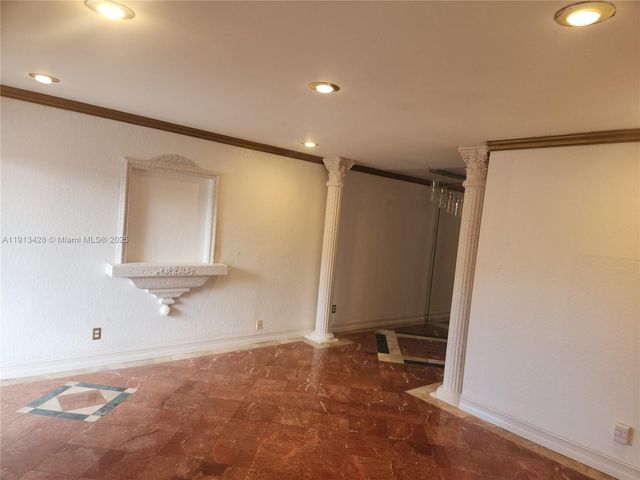 8851 Sunrise Lakes Blvd 213, Sunrise, FL 33322