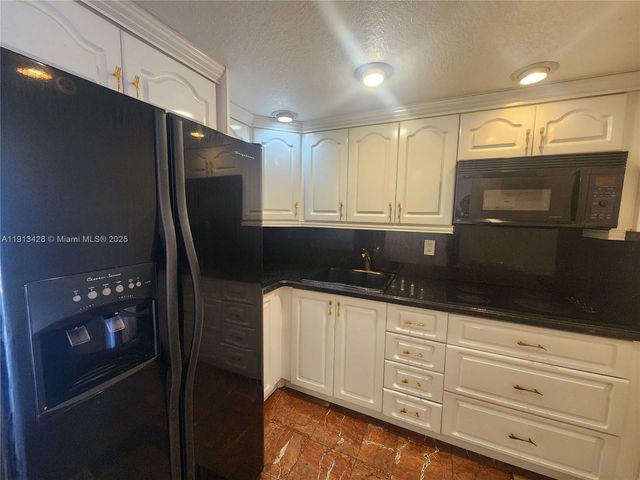 8851 Sunrise Lakes Blvd 213, Sunrise, FL 33322