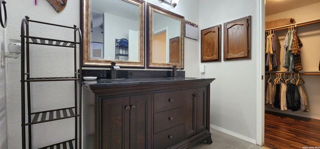 4931 Timber Ct, San Antonio, TX 78250