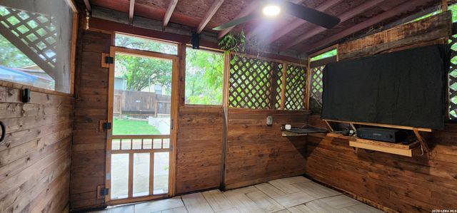 4931 Timber Ct, San Antonio, TX 78250