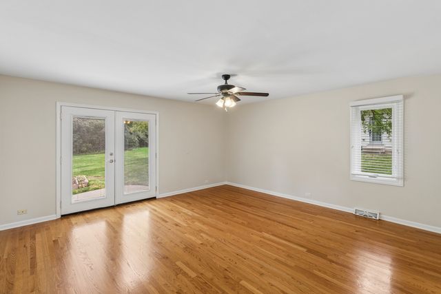 356 WINDSOR Lane, Inverness, IL 60010