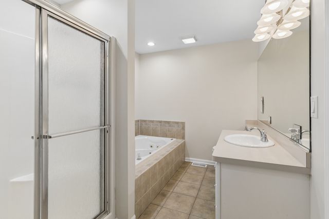 356 WINDSOR Lane, Inverness, IL 60010