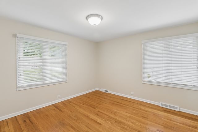 356 WINDSOR Lane, Inverness, IL 60010