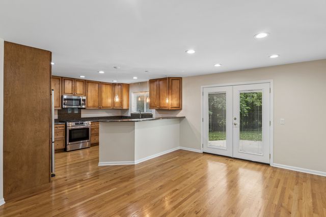 356 WINDSOR Lane, Inverness, IL 60010