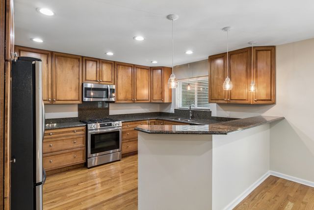 356 WINDSOR Lane, Inverness, IL 60010