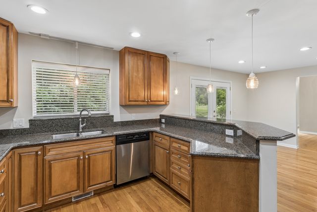 356 WINDSOR Lane, Inverness, IL 60010