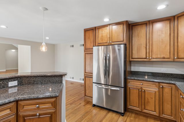 356 WINDSOR Lane, Inverness, IL 60010