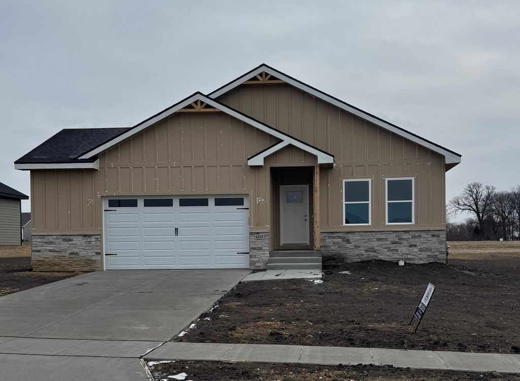 6115 THOR Avenue, Davenport, IA 52807