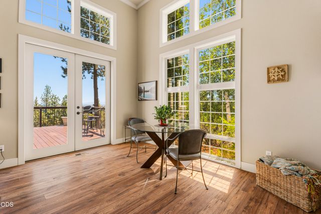 1158 NW Redfield Circle, Bend, OR 97703