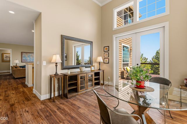 1158 NW Redfield Circle, Bend, OR 97703