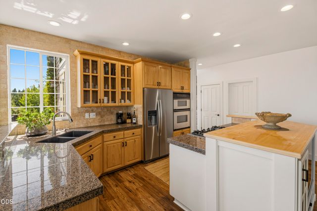 1158 NW Redfield Circle, Bend, OR 97703