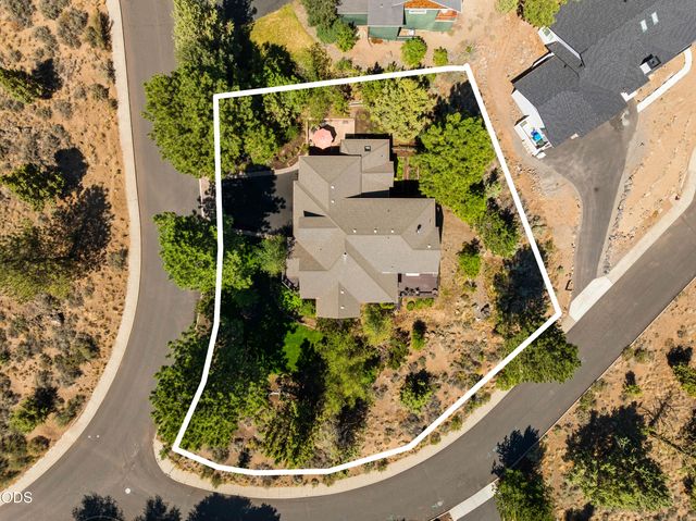 1158 NW Redfield Circle, Bend, OR 97703