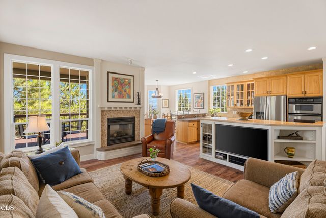 1158 NW Redfield Circle, Bend, OR 97703