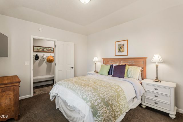 1158 NW Redfield Circle, Bend, OR 97703