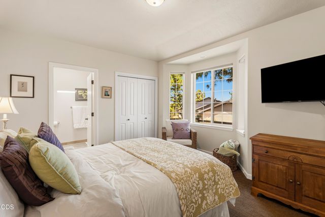 1158 NW Redfield Circle, Bend, OR 97703