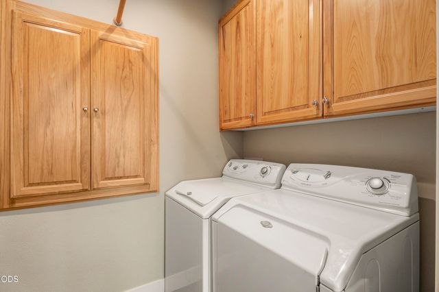 1158 NW Redfield Circle, Bend, OR 97703