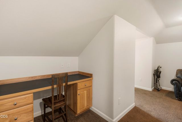 1158 NW Redfield Circle, Bend, OR 97703