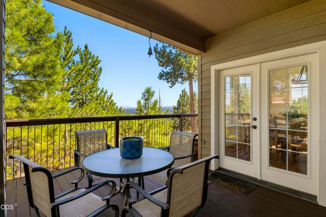 1158 NW Redfield Circle, Bend, OR 97703