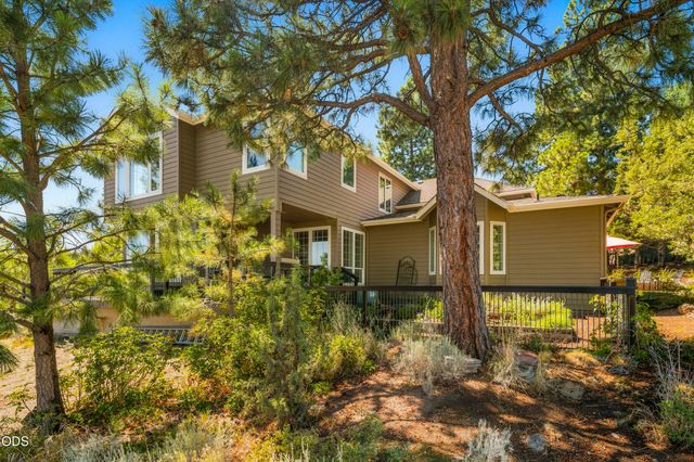 1158 NW Redfield Circle, Bend, OR 97703