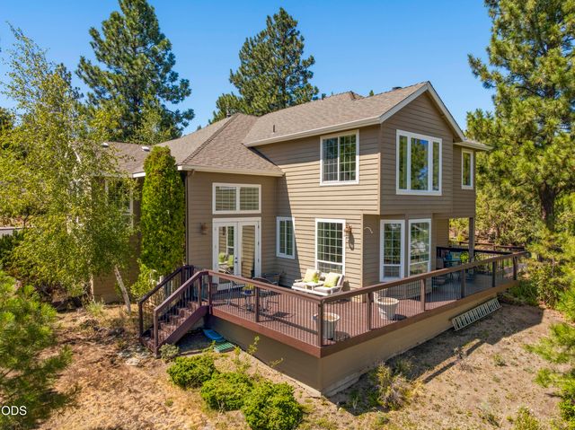 1158 NW Redfield Circle, Bend, OR 97703
