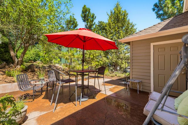 1158 NW Redfield Circle, Bend, OR 97703