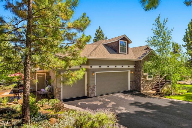 1158 NW Redfield Circle, Bend, OR 97703