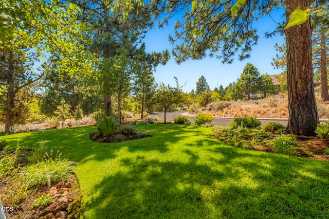 1158 NW Redfield Circle, Bend, OR 97703