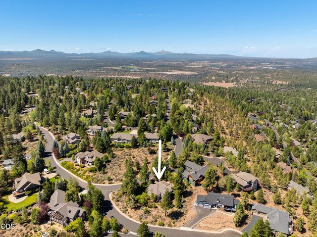 1158 NW Redfield Circle, Bend, OR 97703