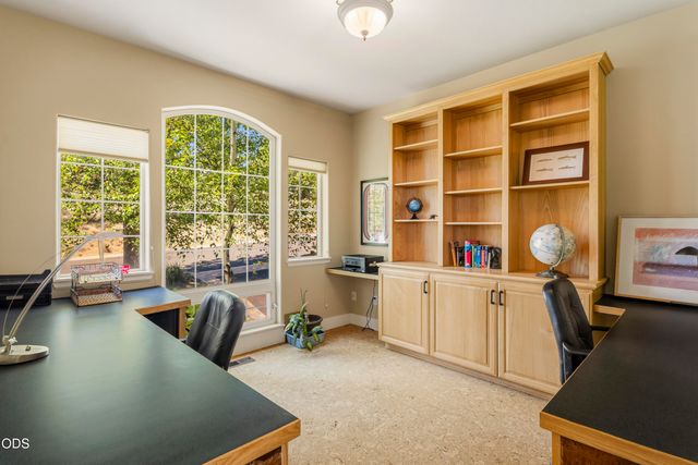 1158 NW Redfield Circle, Bend, OR 97703